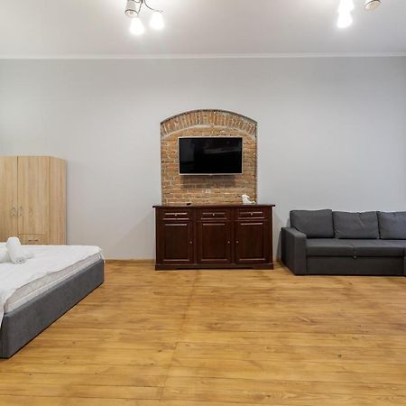 Apartment On Stavropihiiska Street 3 ลวีฟ ภายนอก รูปภาพ