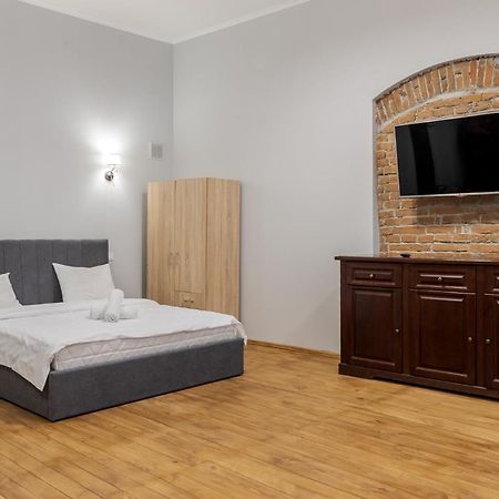 Apartment On Stavropihiiska Street 3 ลวีฟ ภายนอก รูปภาพ