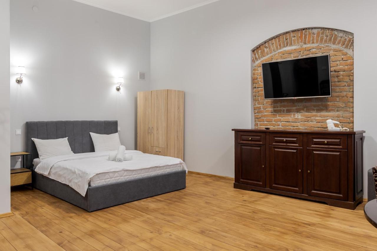 Apartment On Stavropihiiska Street 3 ลวีฟ ภายนอก รูปภาพ