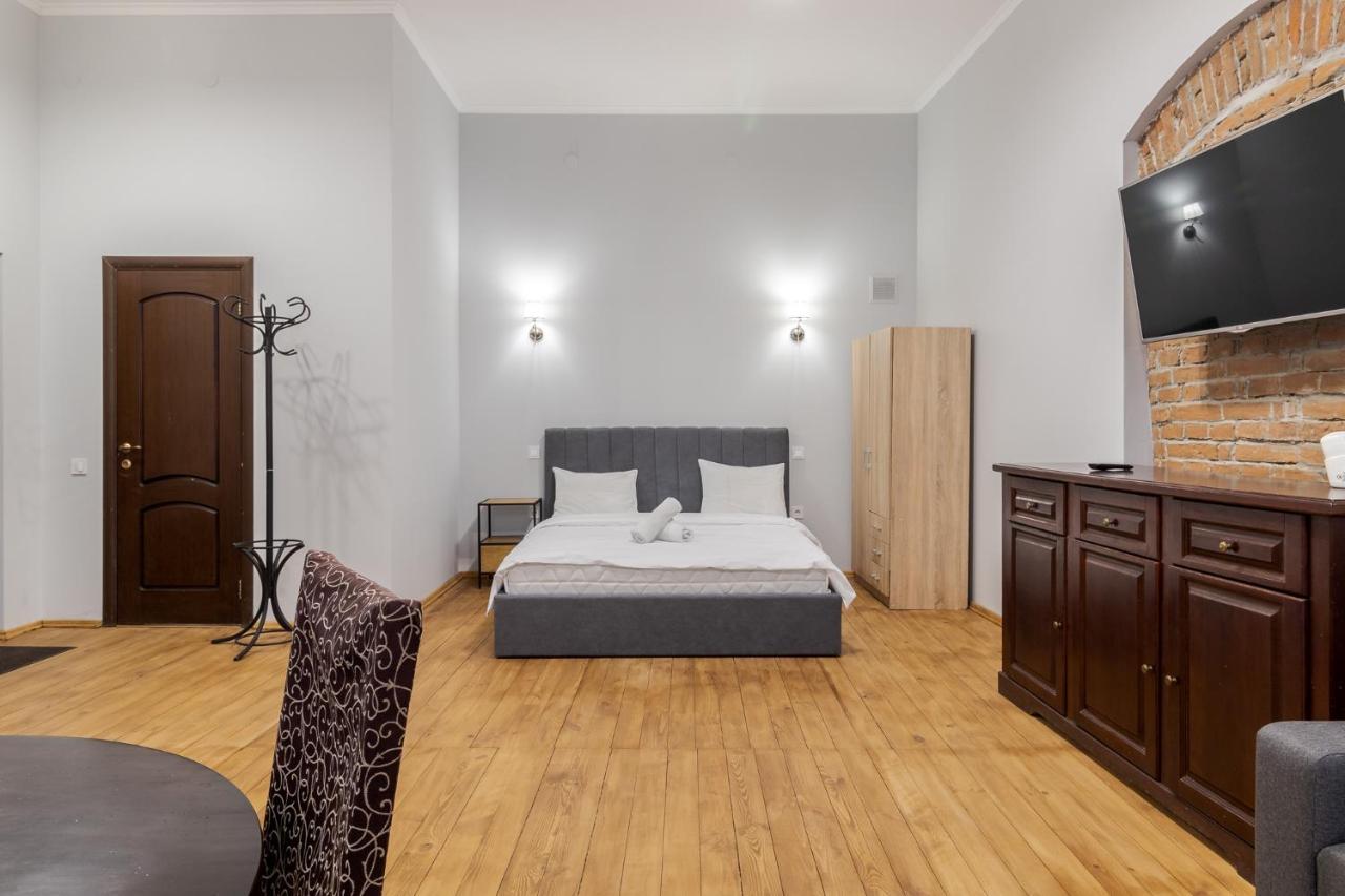 Apartment On Stavropihiiska Street 3 ลวีฟ ภายนอก รูปภาพ