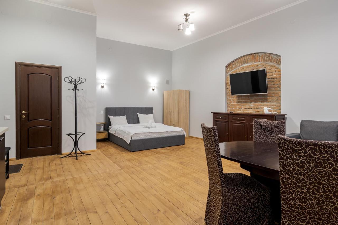 Apartment On Stavropihiiska Street 3 ลวีฟ ภายนอก รูปภาพ