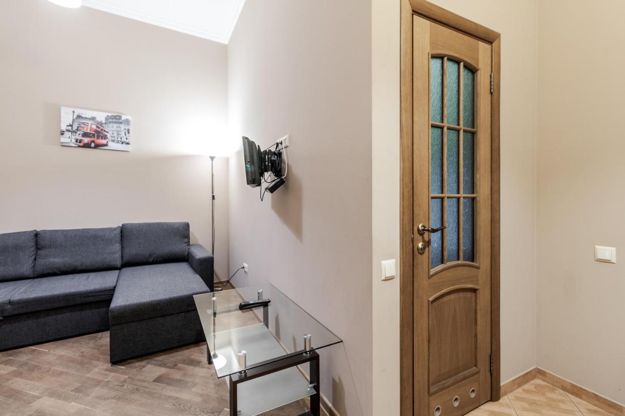 Apartment On Stavropihiiska Street 3 ลวีฟ ภายนอก รูปภาพ