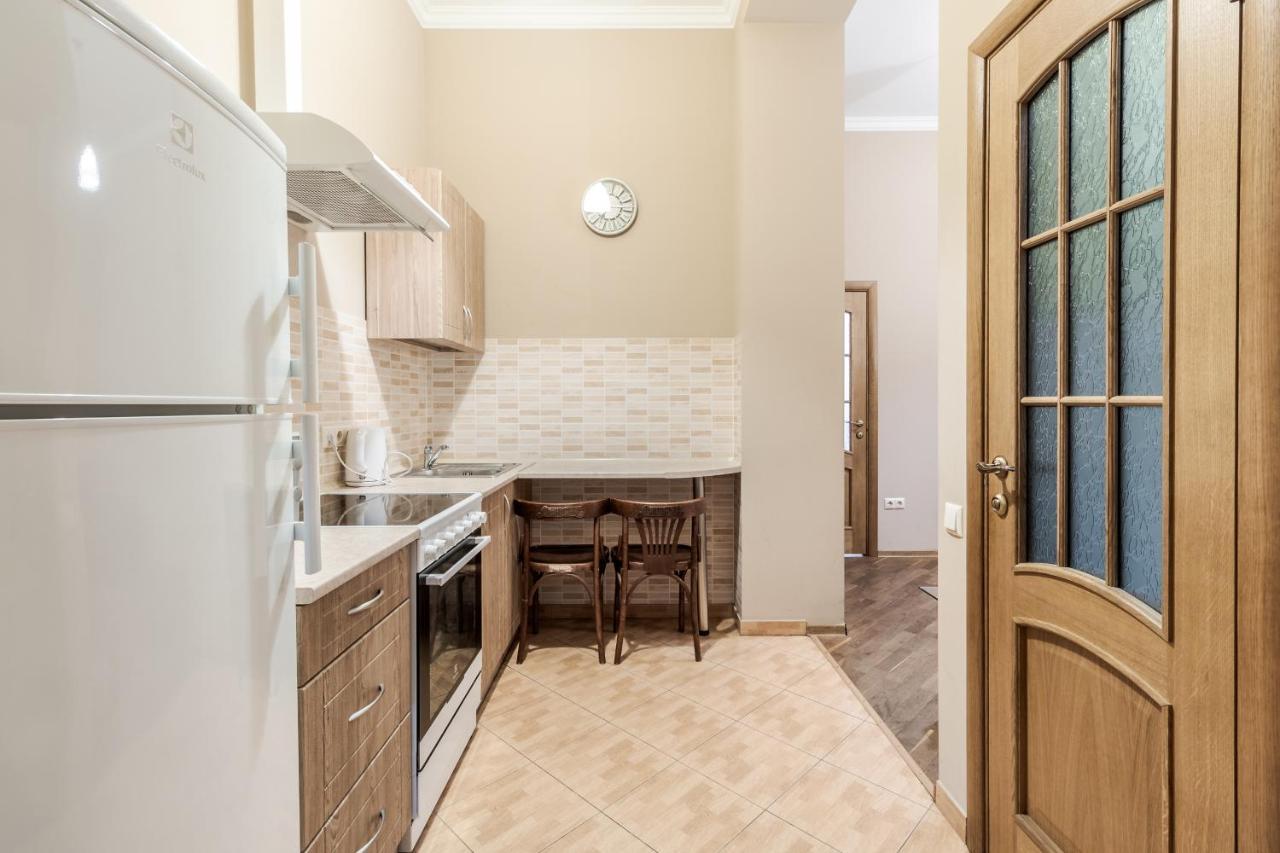 Apartment On Stavropihiiska Street 3 ลวีฟ ภายนอก รูปภาพ