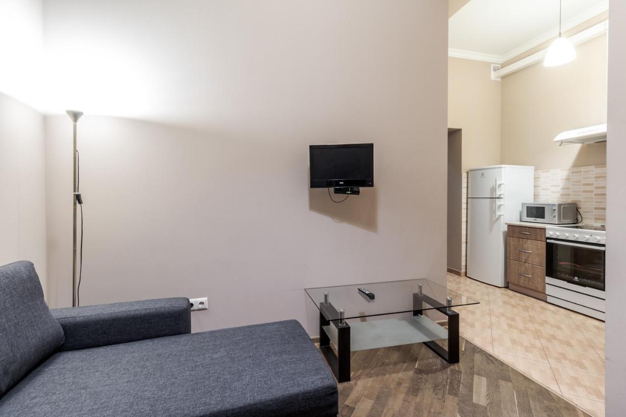 Apartment On Stavropihiiska Street 3 ลวีฟ ภายนอก รูปภาพ