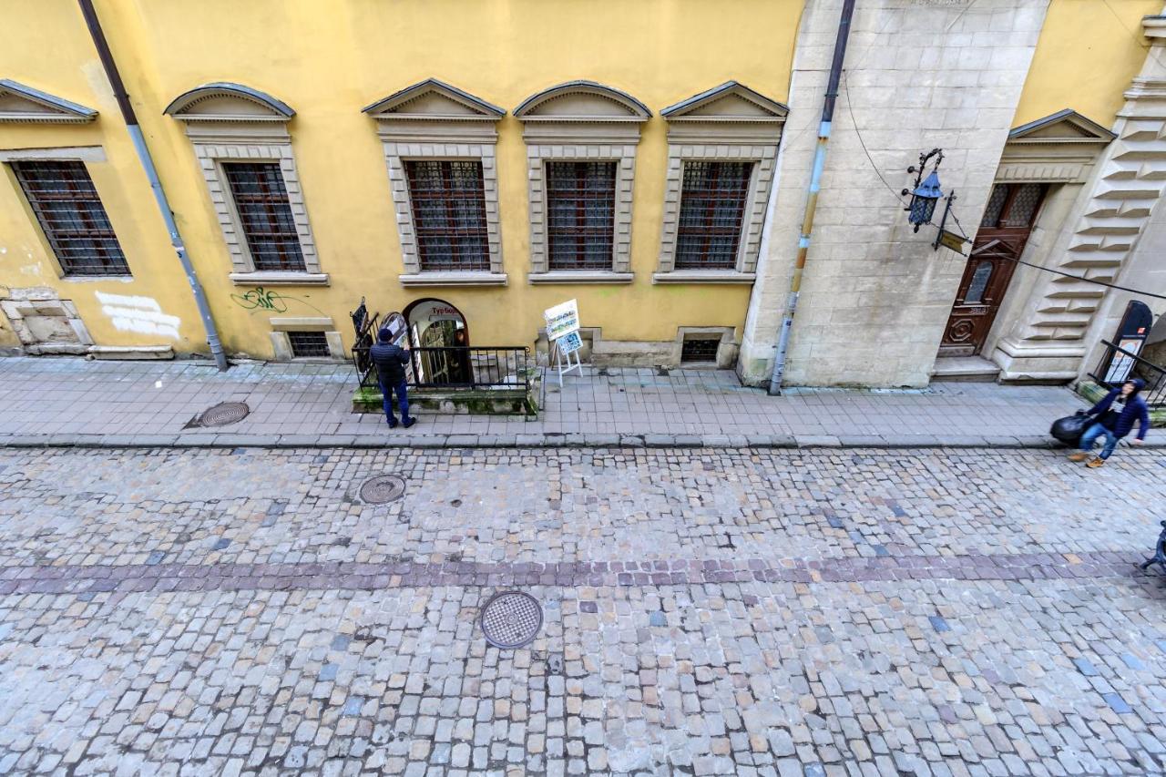 Apartment On Stavropihiiska Street 3 ลวีฟ ภายนอก รูปภาพ