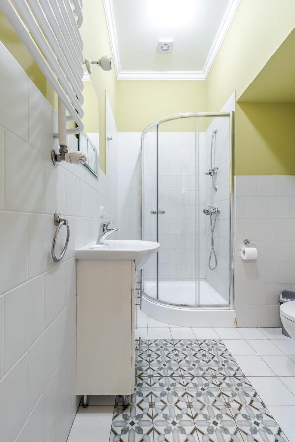 Apartment On Stavropihiiska Street 3 ลวีฟ ภายนอก รูปภาพ