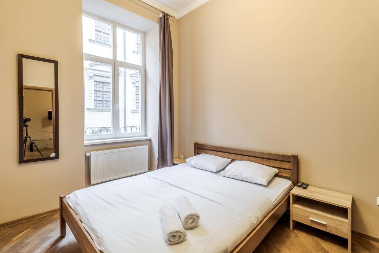 Apartment On Stavropihiiska Street 3 ลวีฟ ภายนอก รูปภาพ